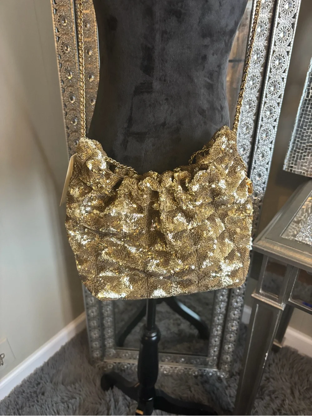 ⭐️Tory Burch Fleming Sequin Mini‎ Hobo 18kt Gold ⭐️